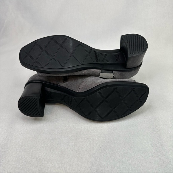 Munro Gray Heeled Boots with Chunky Heel and Open Toe Design - Picture 10 of 11